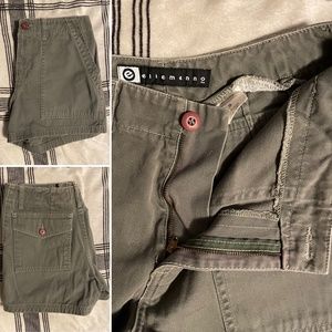 Ellemenno - High Waisted Olive Green Shorts